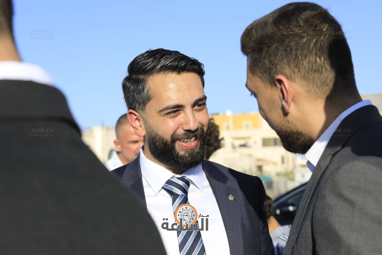 Madar Al-Saa Images 0.4117191657558359