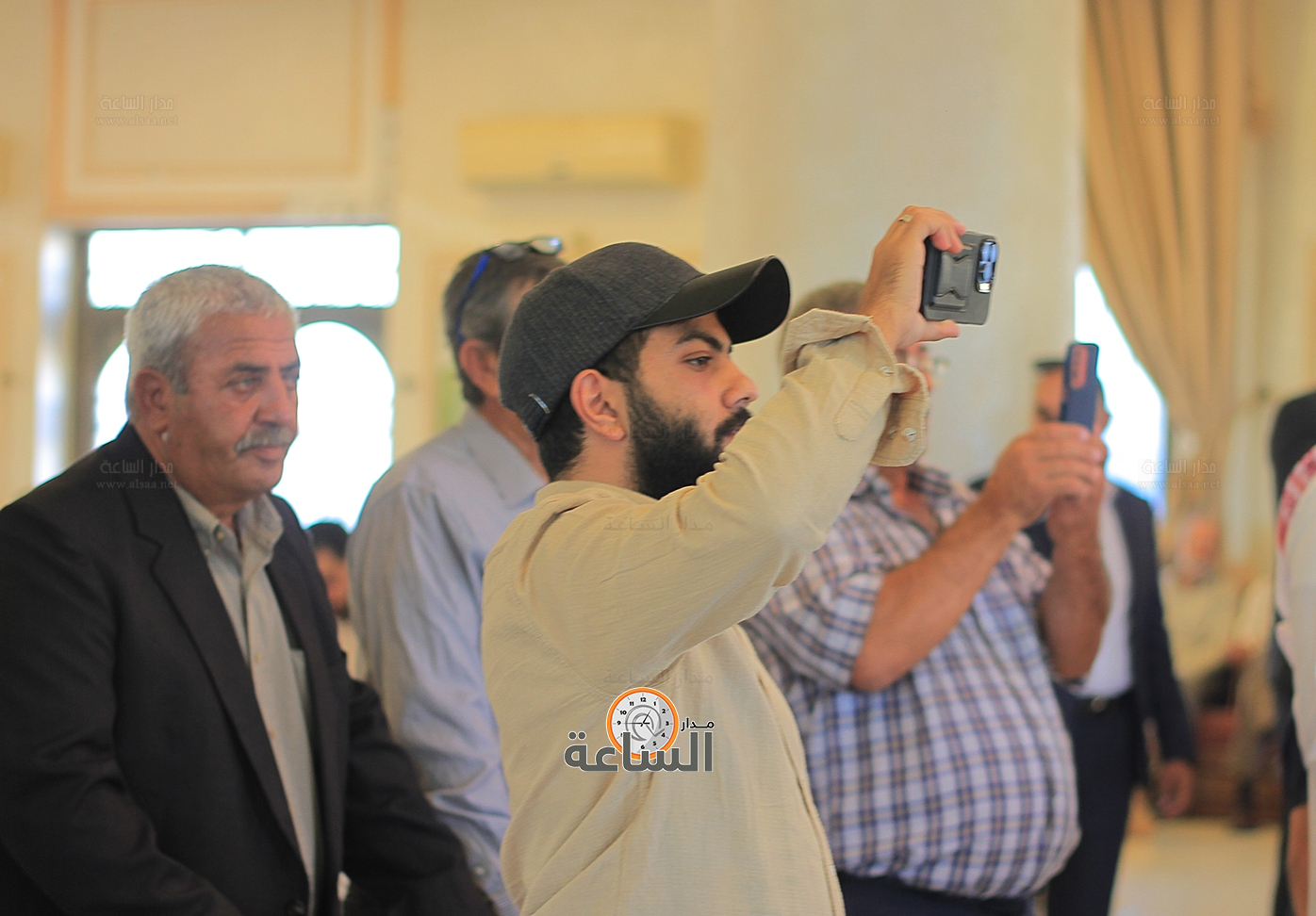 Madar Al-Saa Images 0.29091560320416976