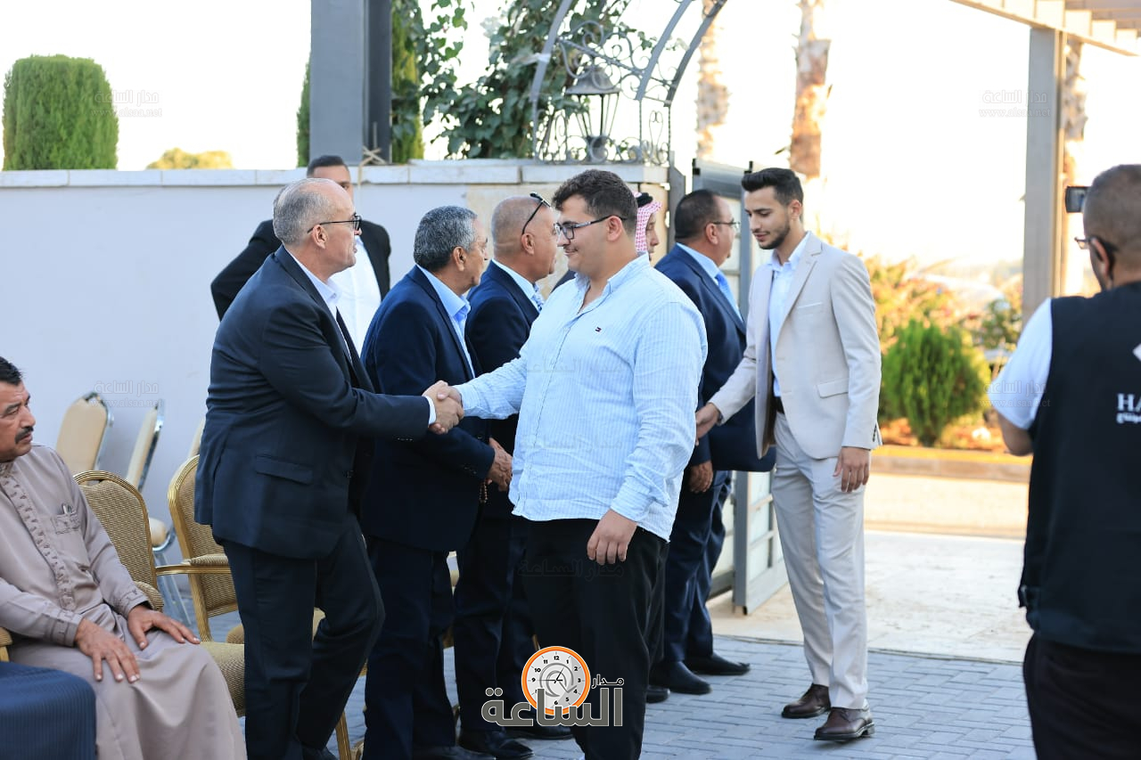 Madar Al-Saa Images 0.8753846742476351