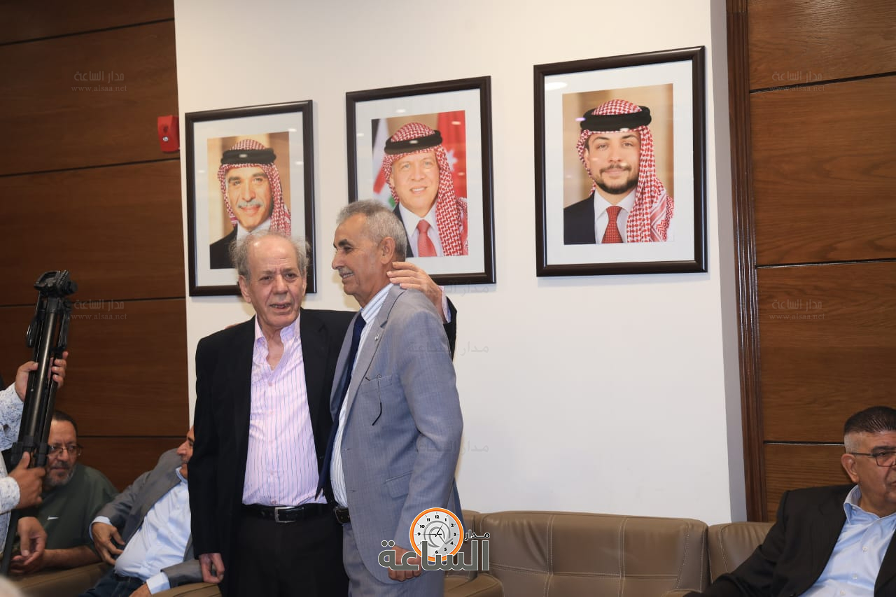 Madar Al-Saa Images 0.8027291309695793