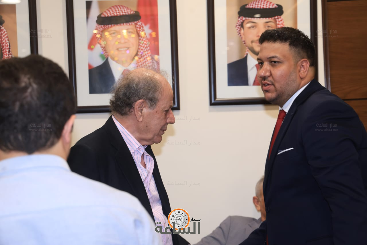 Madar Al-Saa Images 0.7714390557487754