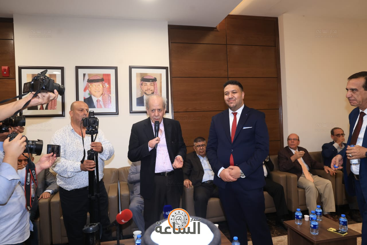 Madar Al-Saa Images 0.24959127064743425