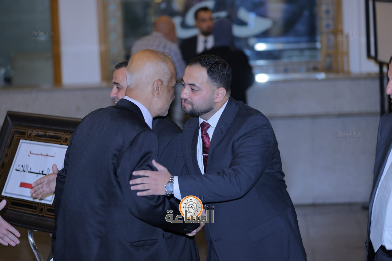 Madar Al-Saa Images 0.9419884341640659