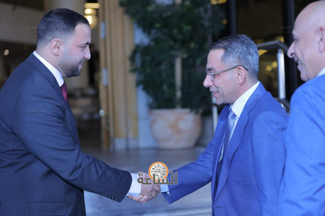 Madar Al-Saa Images 0.3601129068324376