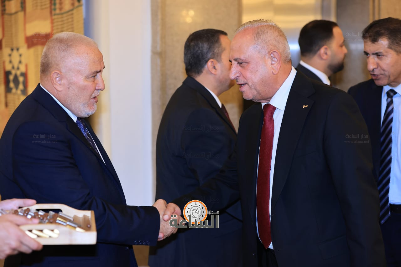 Madar Al-Saa Images 0.7555428385967182