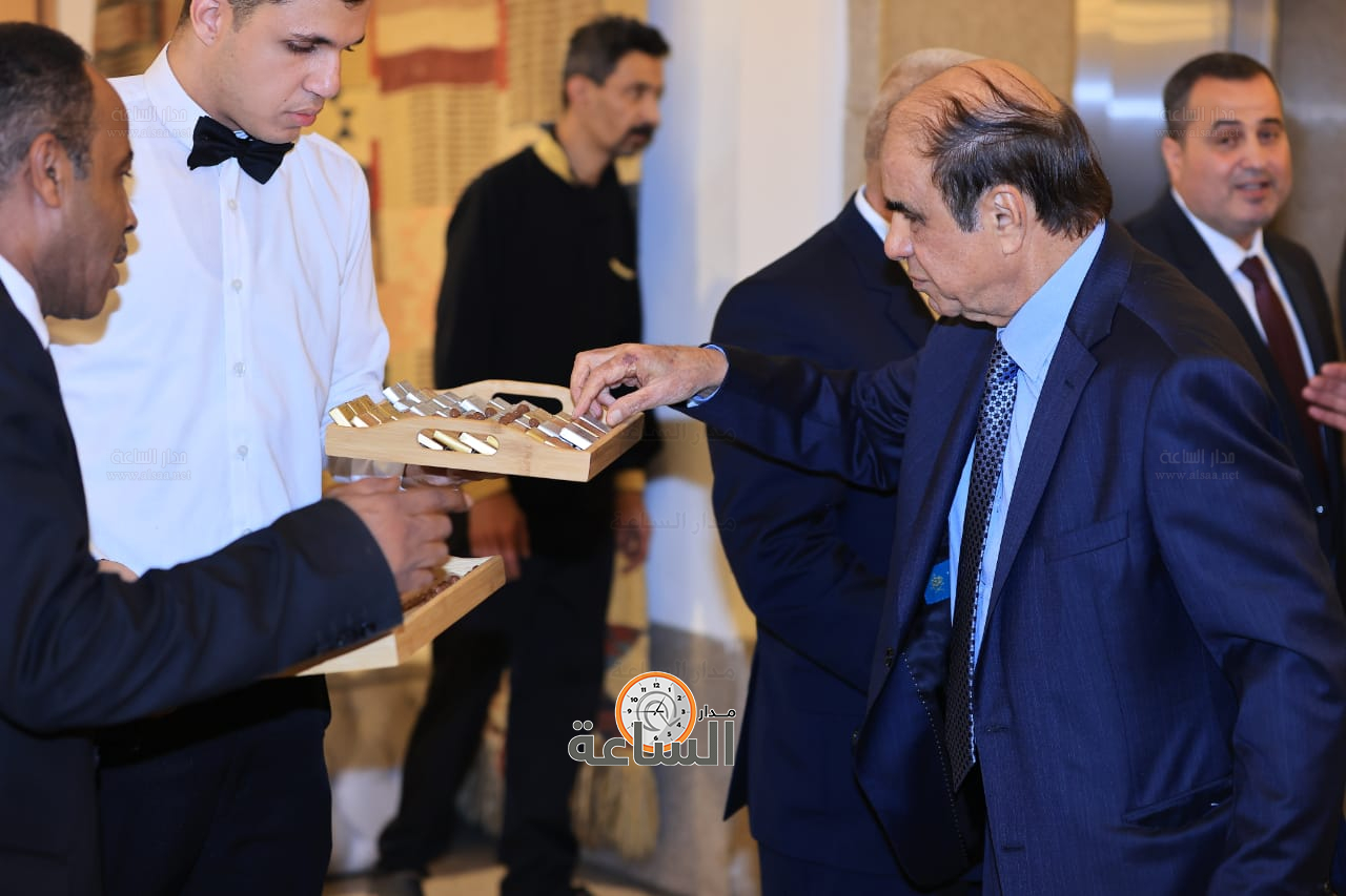 Madar Al-Saa Images 0.7692736483362189