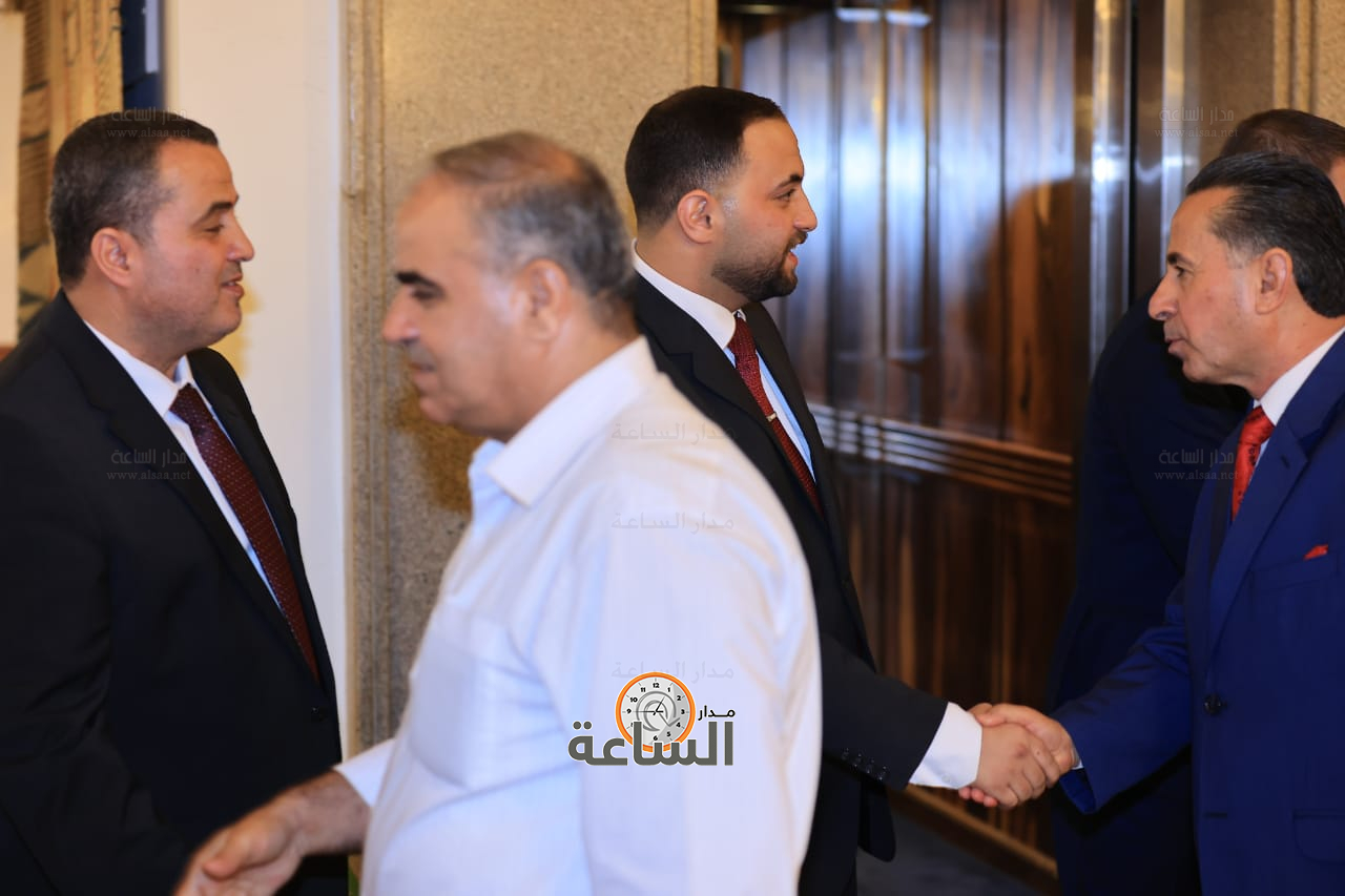 Madar Al-Saa Images 0.1234125608993536