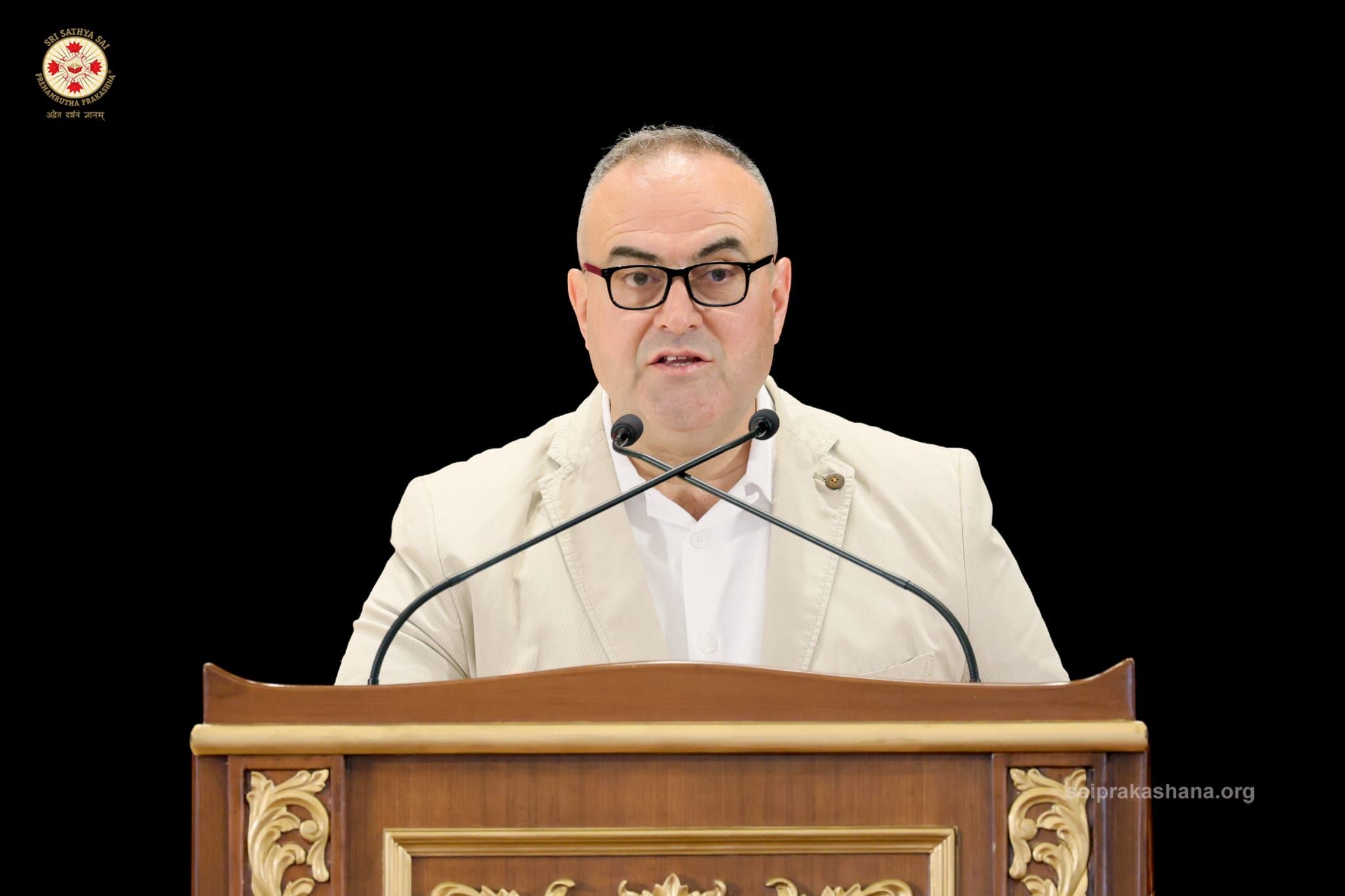 Madar Al-Saa Images 0.4822499639832215