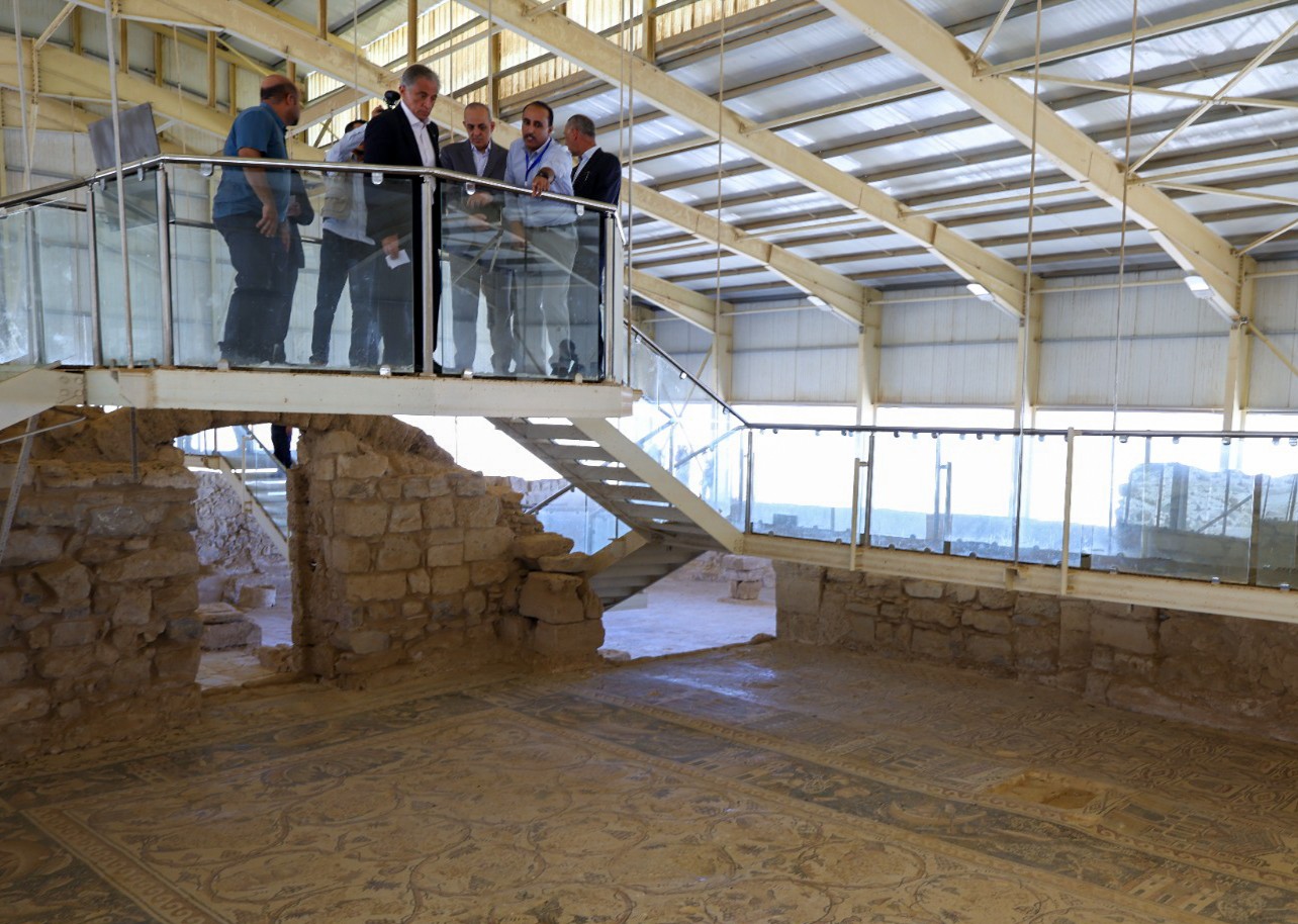 Madar Al-Saa Images 0.5163015493140107