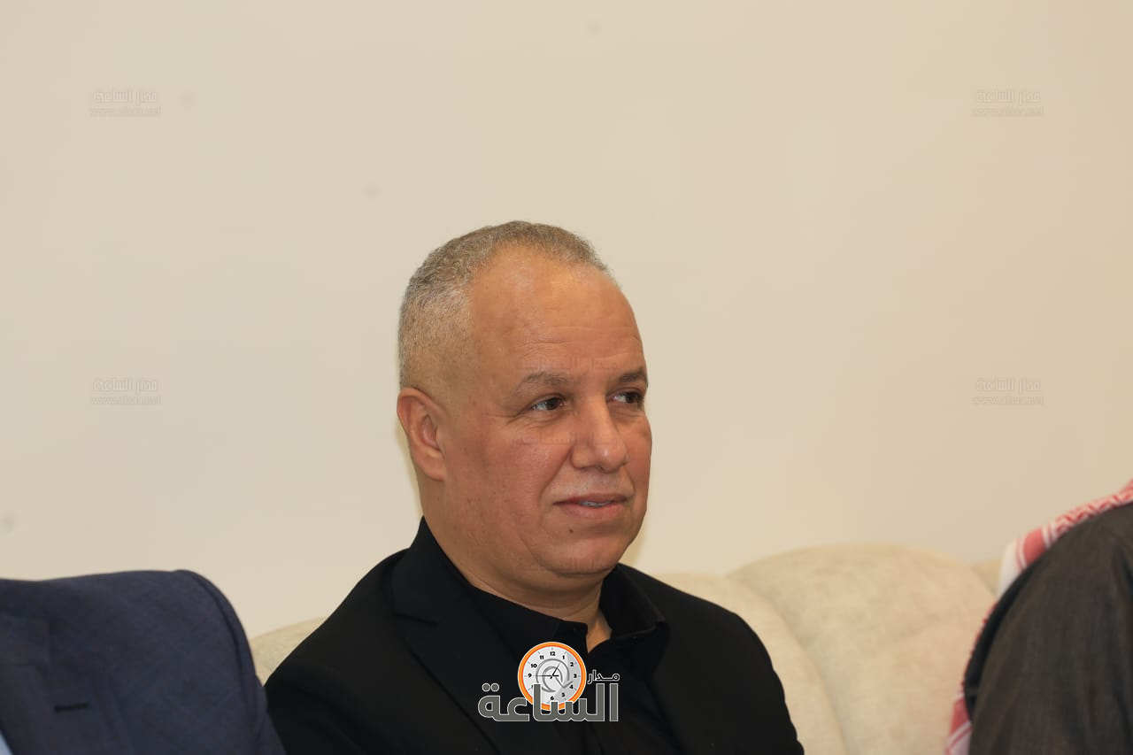 Madar Al-Saa Images 0.9532231577506234