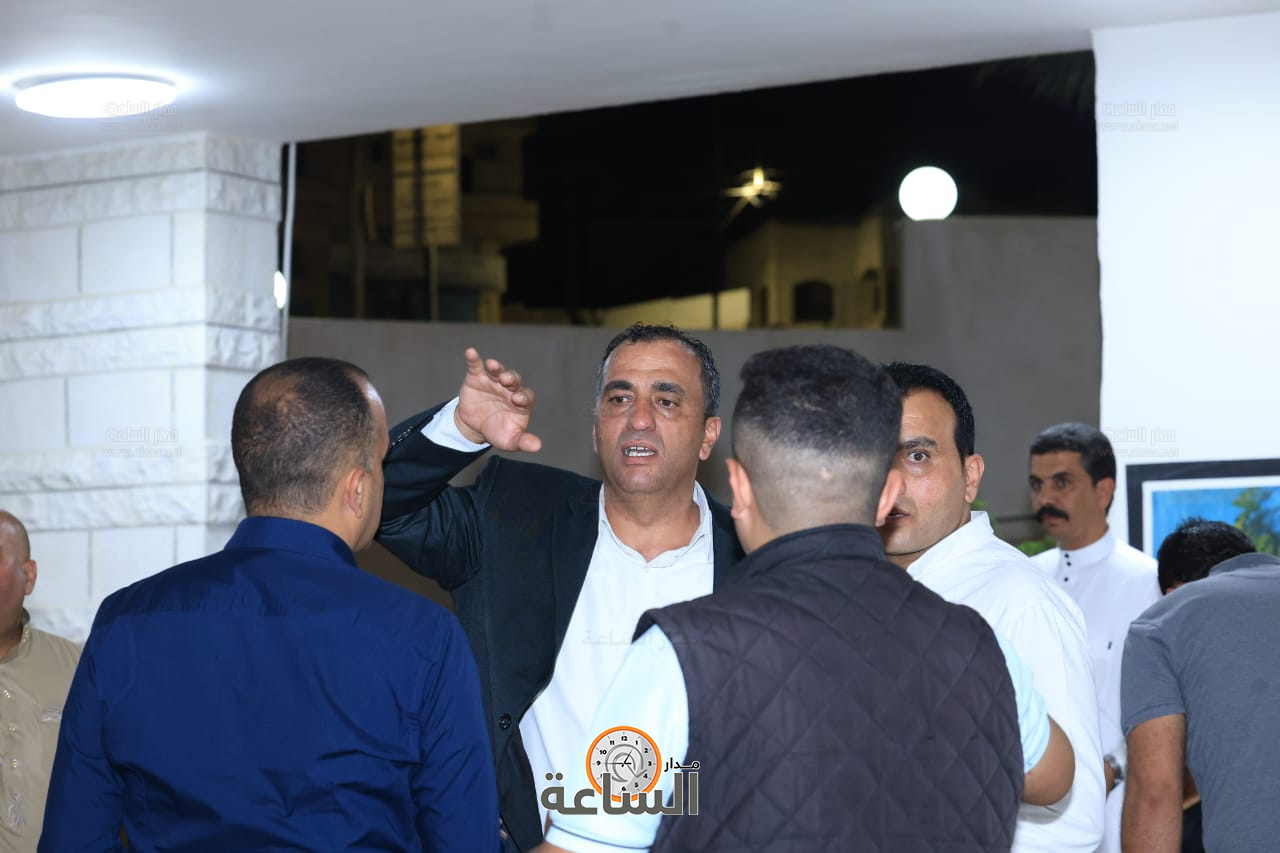 Madar Al-Saa Images 0.9916540610843693