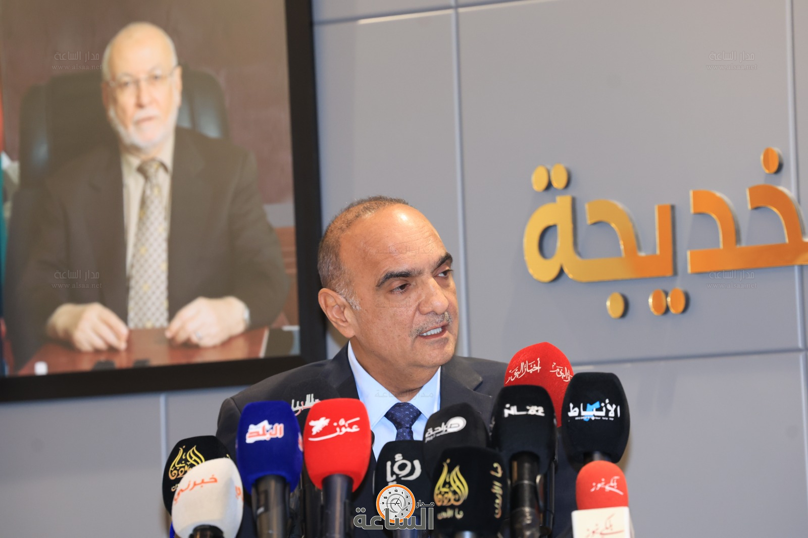 Madar Al-Saa Images 0.23424415148736122