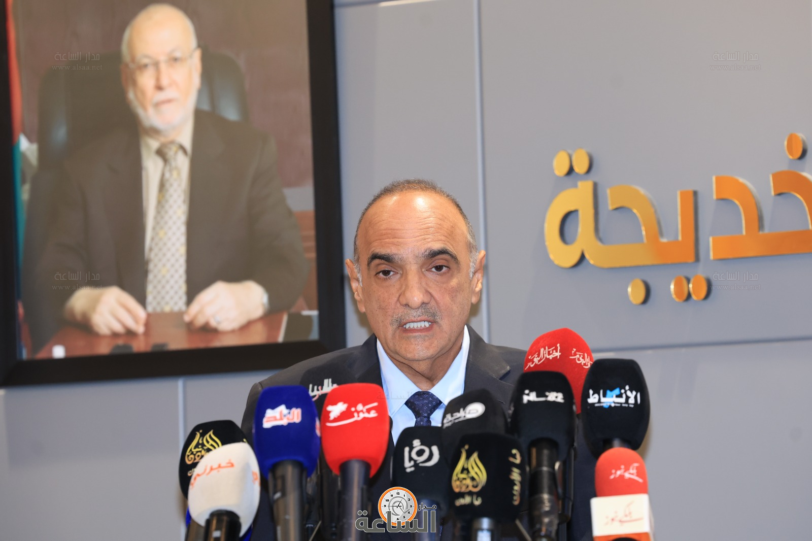 Madar Al-Saa Images 0.7653909289993198