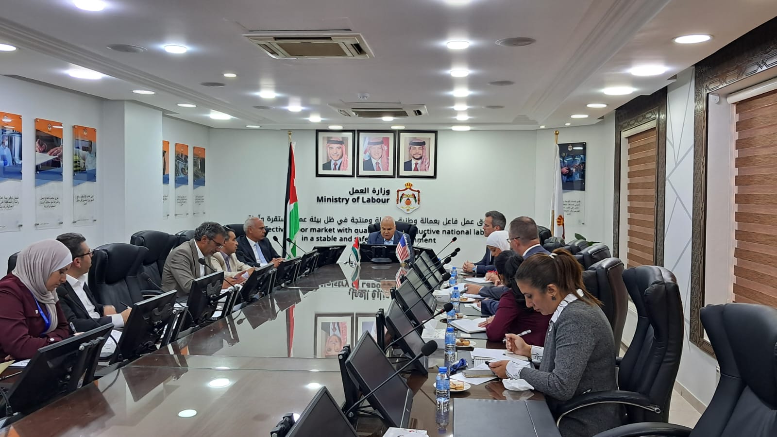 Madar Al-Saa Images 0.4153555152216508