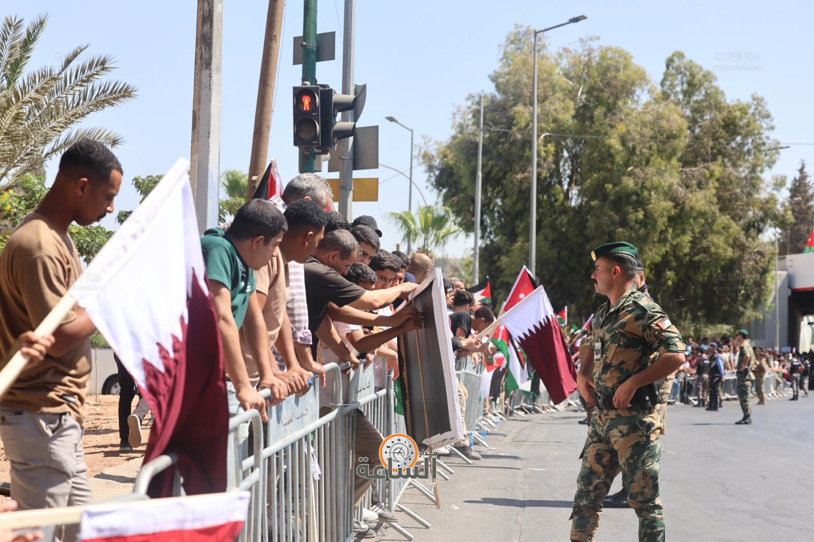 Madar Al-Saa Images 0.565876588627488