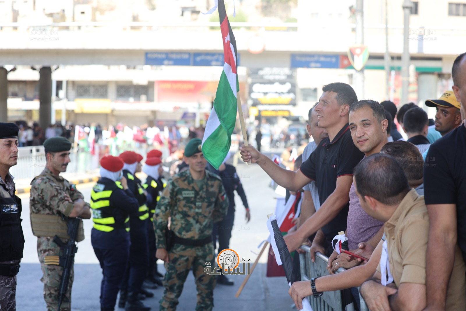 Madar Al-Saa Images 0.9699128630664595