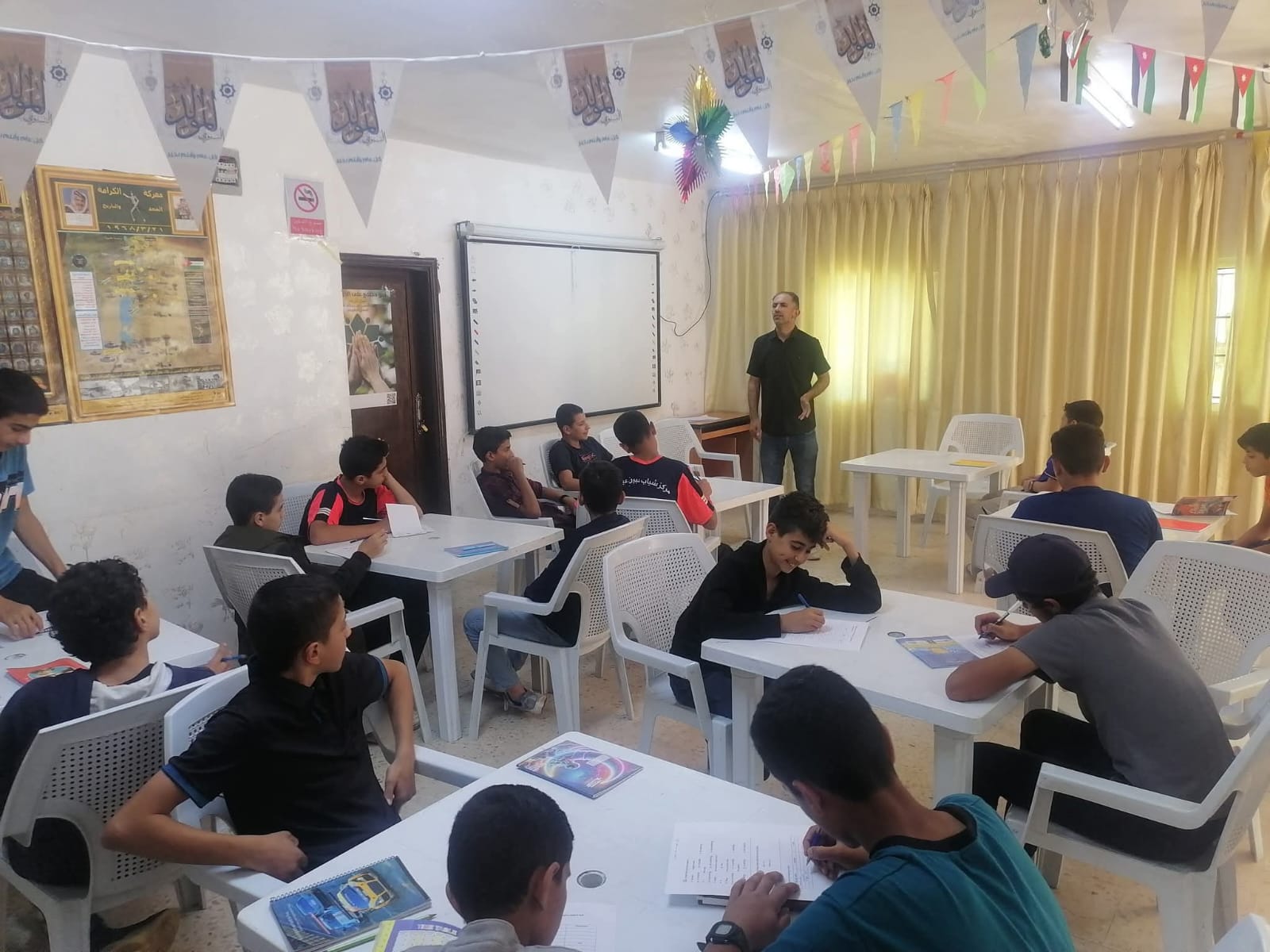 Madar Al-Saa Images 0.7629344949225347