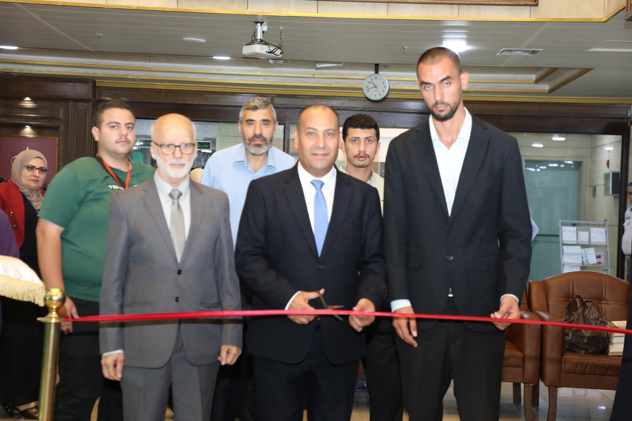 Madar Al-Saa Images 0.3266556319107562