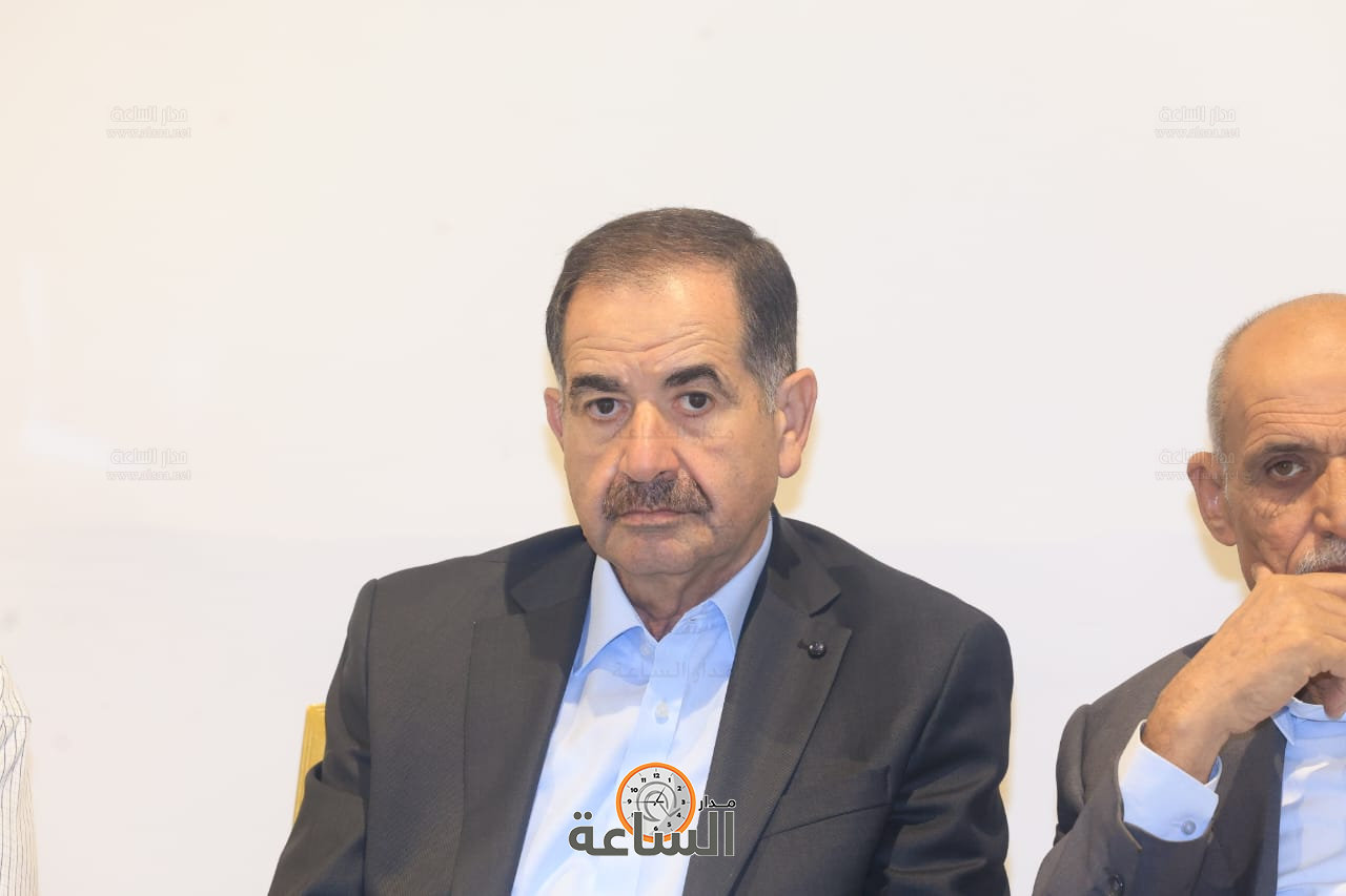 Madar Al-Saa Images 0.623298813502687