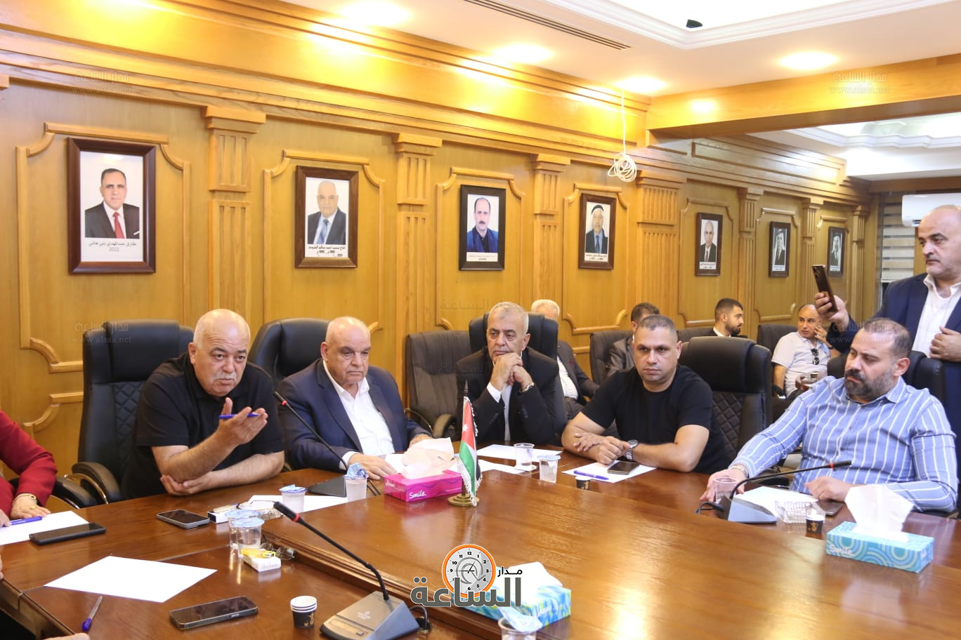 Madar Al-Saa Images 0.8801369145187691