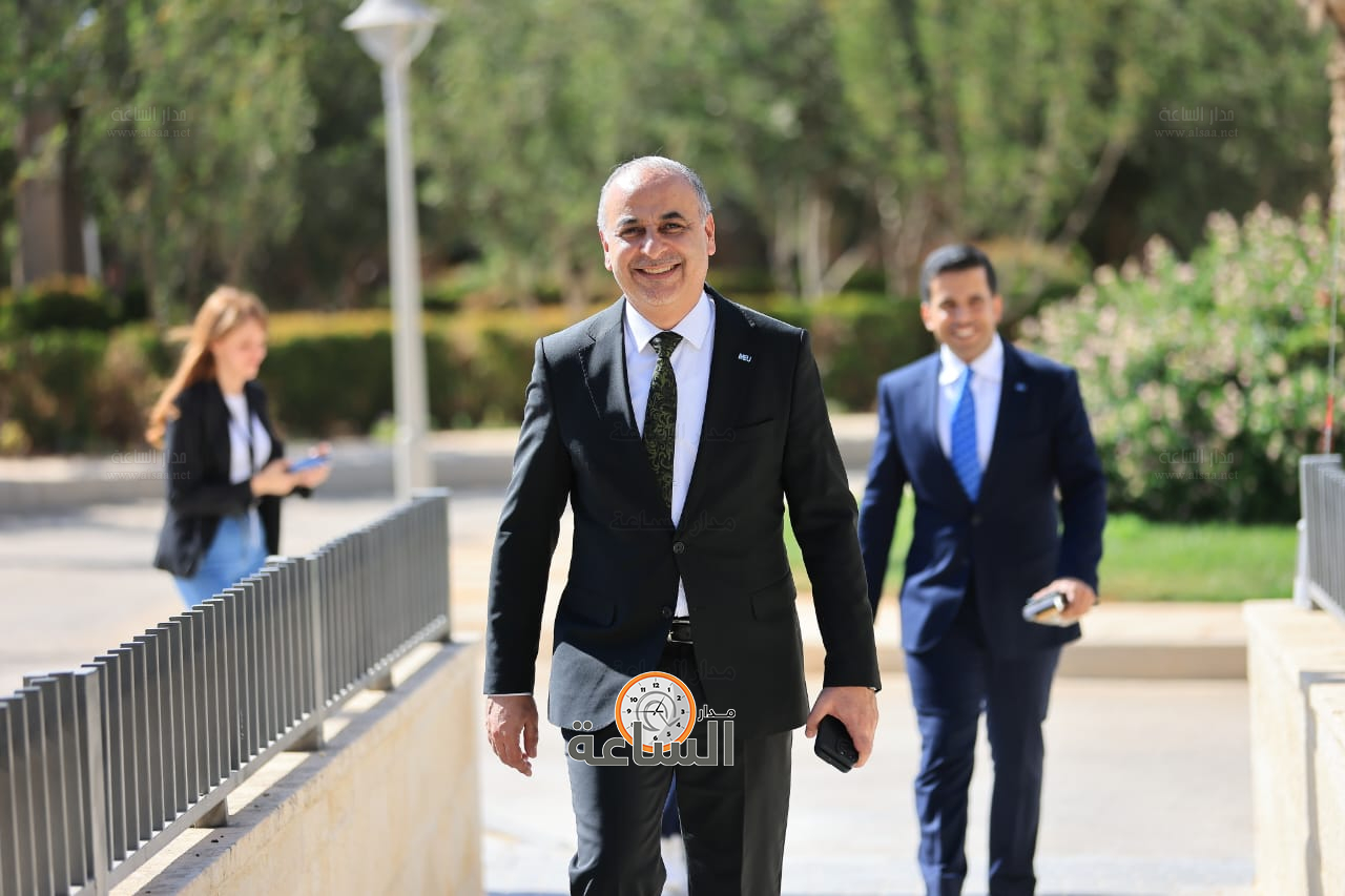 Madar Al-Saa Images 0.5531710511589302