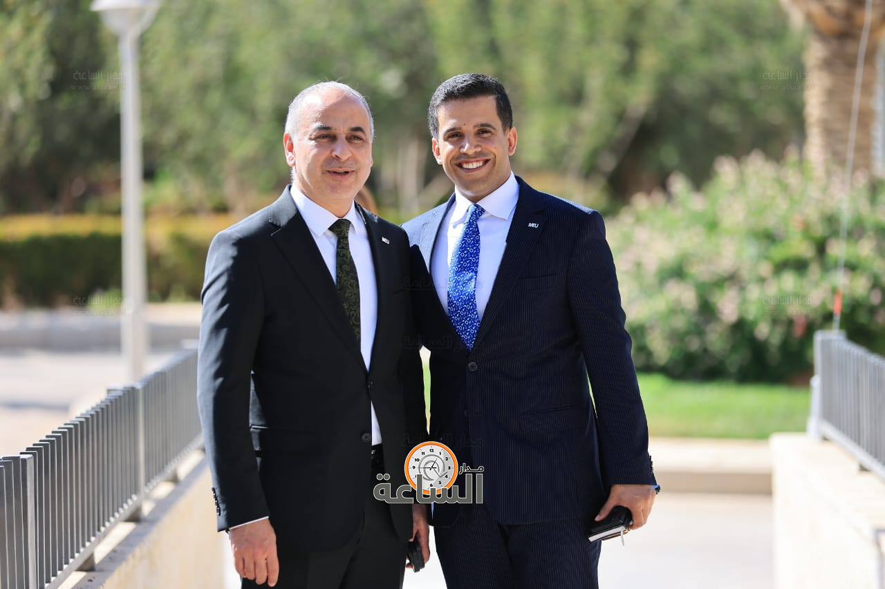 Madar Al-Saa Images 0.39421511275453747