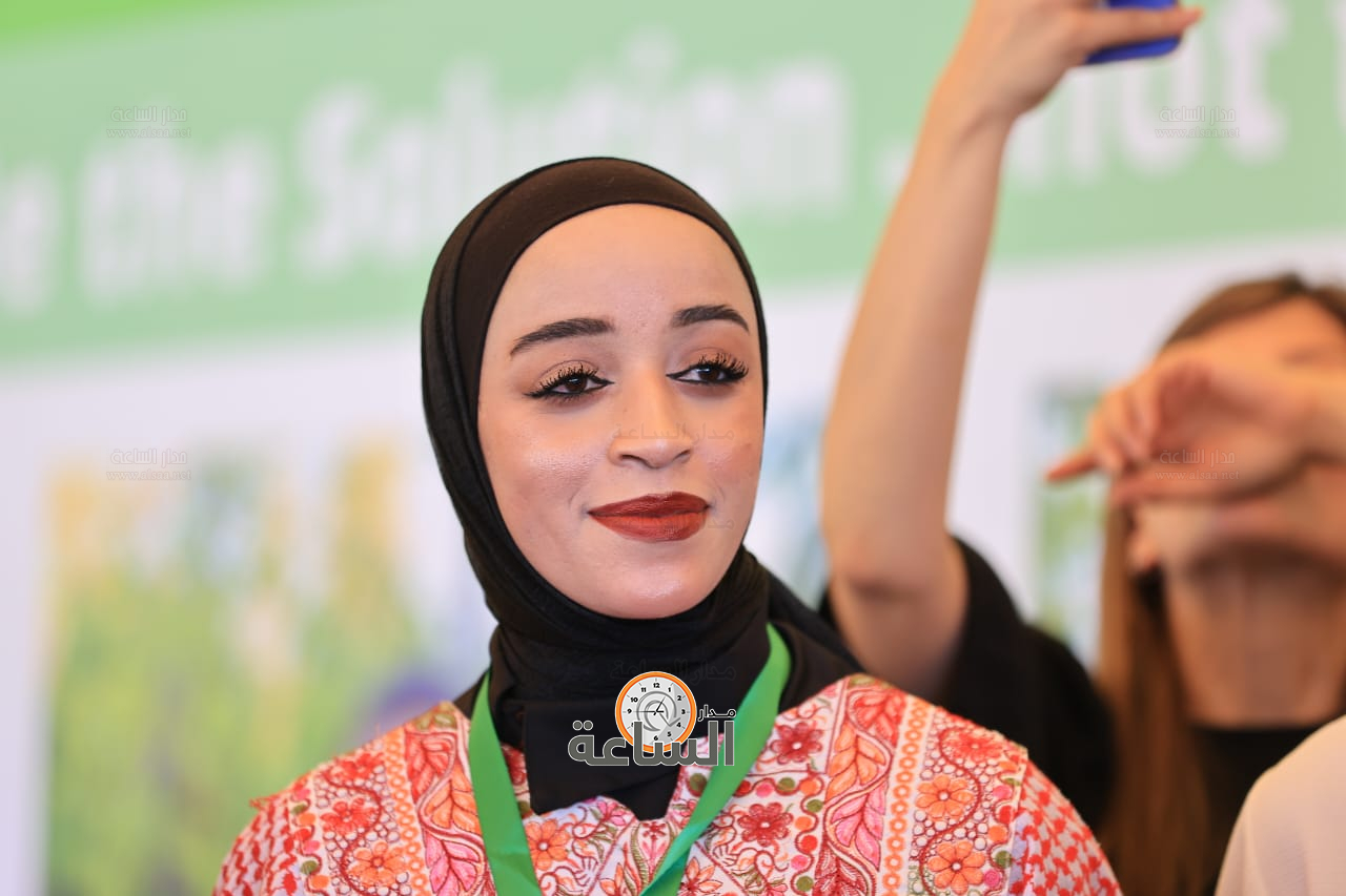 Madar Al-Saa Images 0.01557023312177741