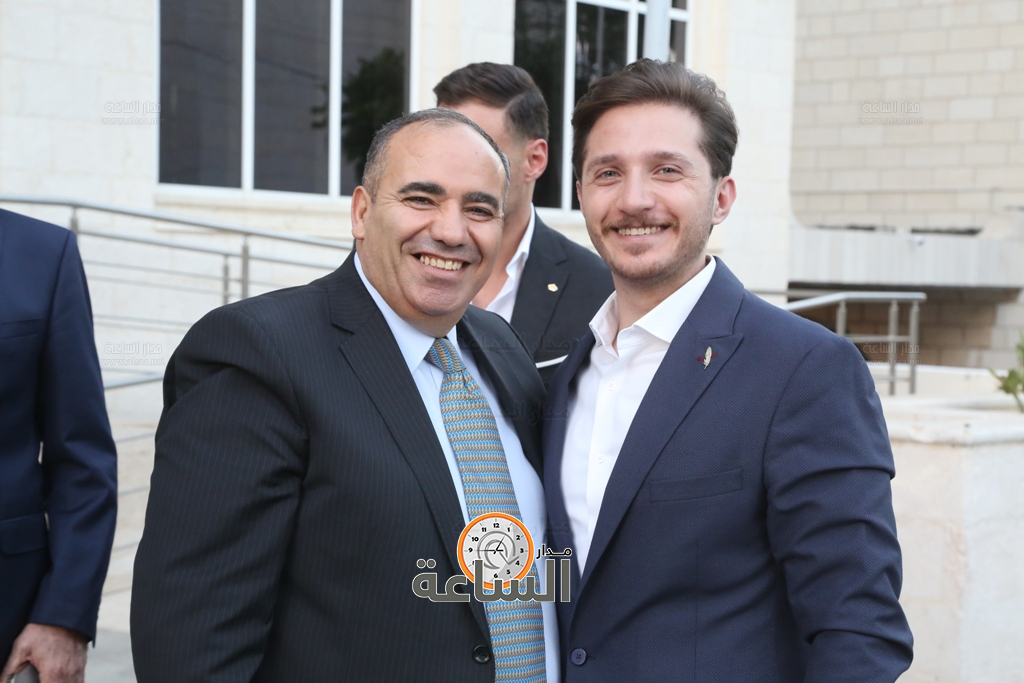 Madar Al-Saa Images 0.47128691220371177