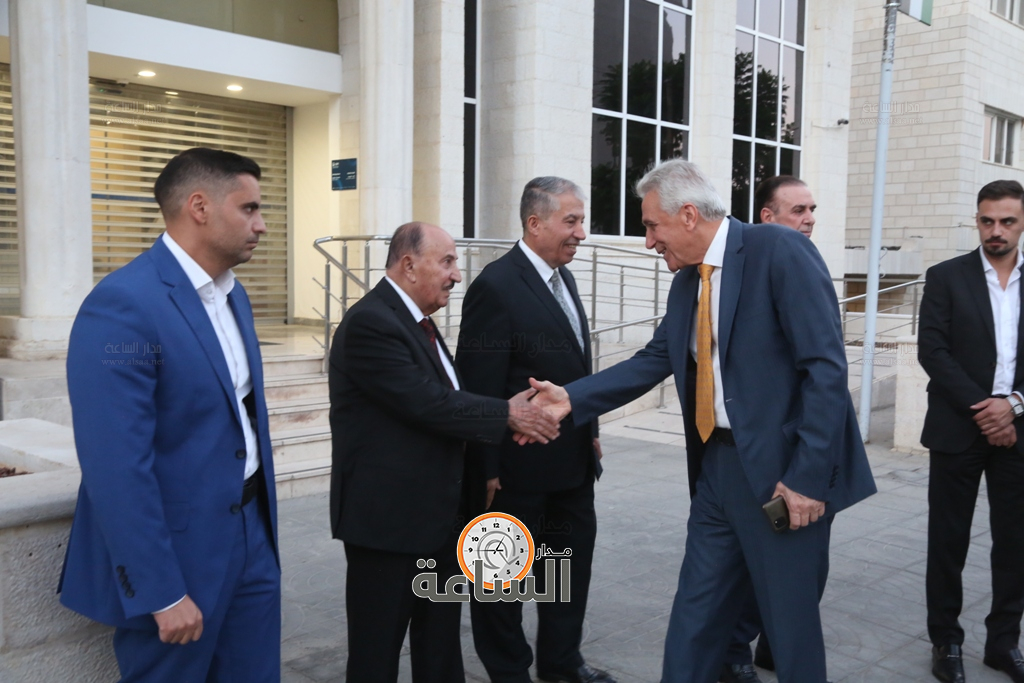 Madar Al-Saa Images 0.7347412990912462