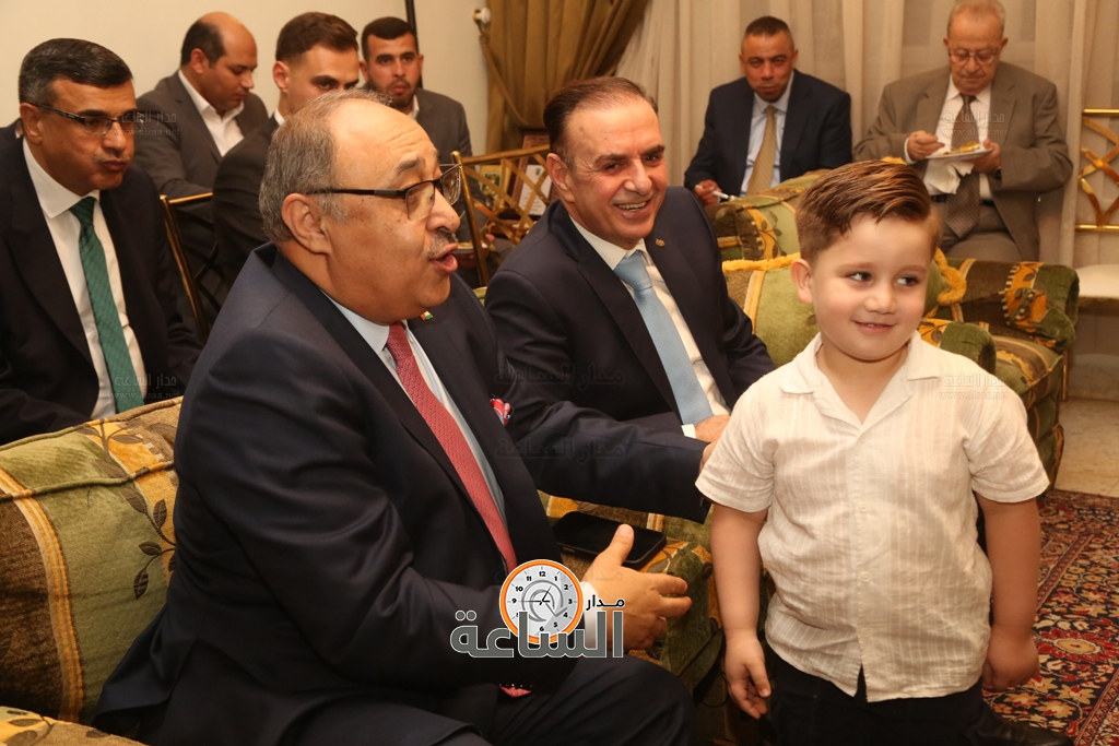 Madar Al-Saa Images 0.9235774513660494