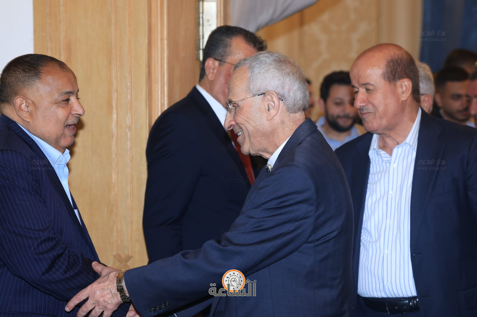 Madar Al-Saa Images 0.9983438215801587