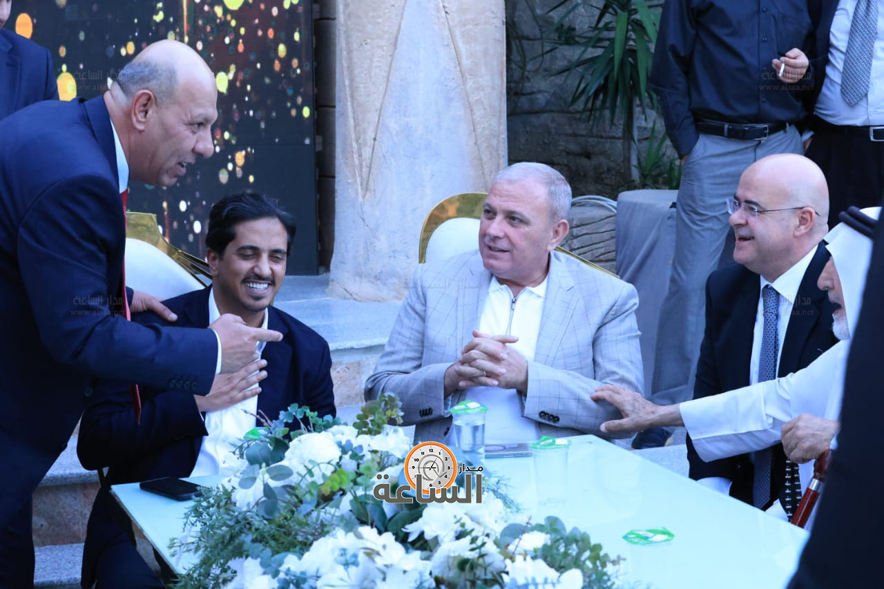 Madar Al-Saa Images 0.47193765969584944