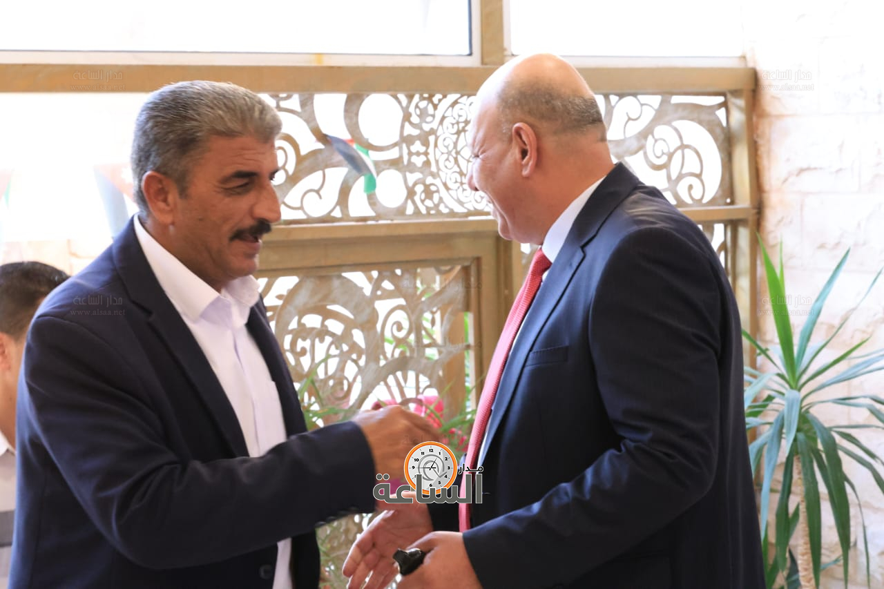 Madar Al-Saa Images 0.2421449561856326