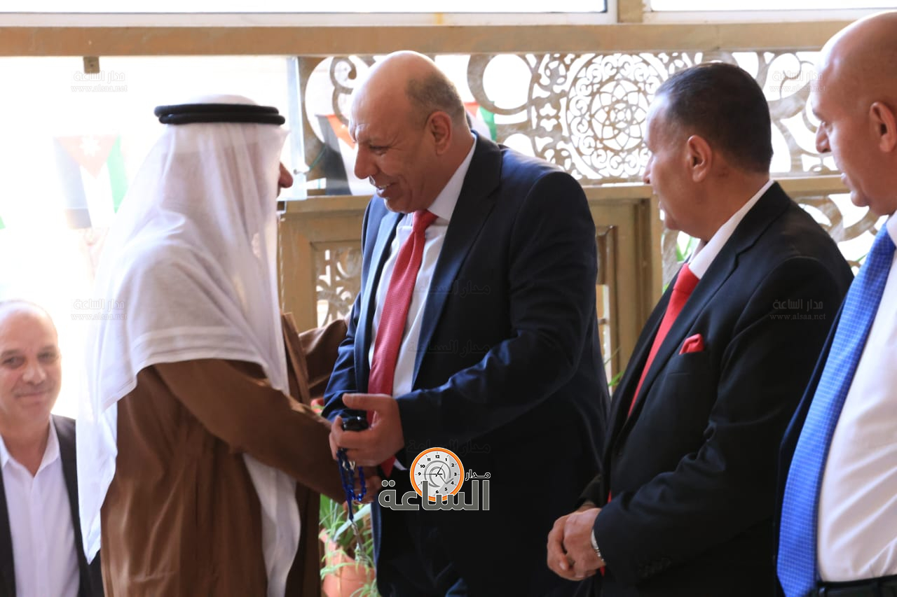 Madar Al-Saa Images 0.06879354764150802