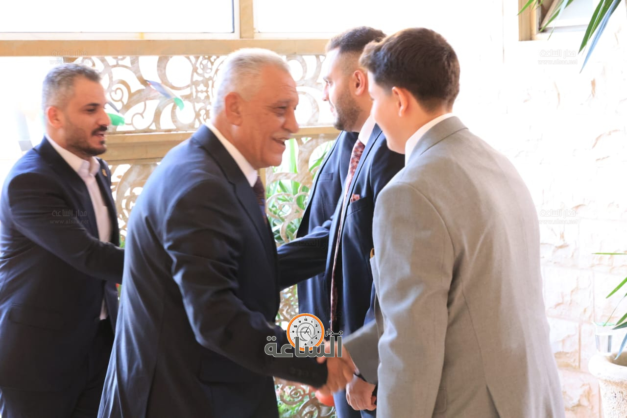 Madar Al-Saa Images 0.329361814562393