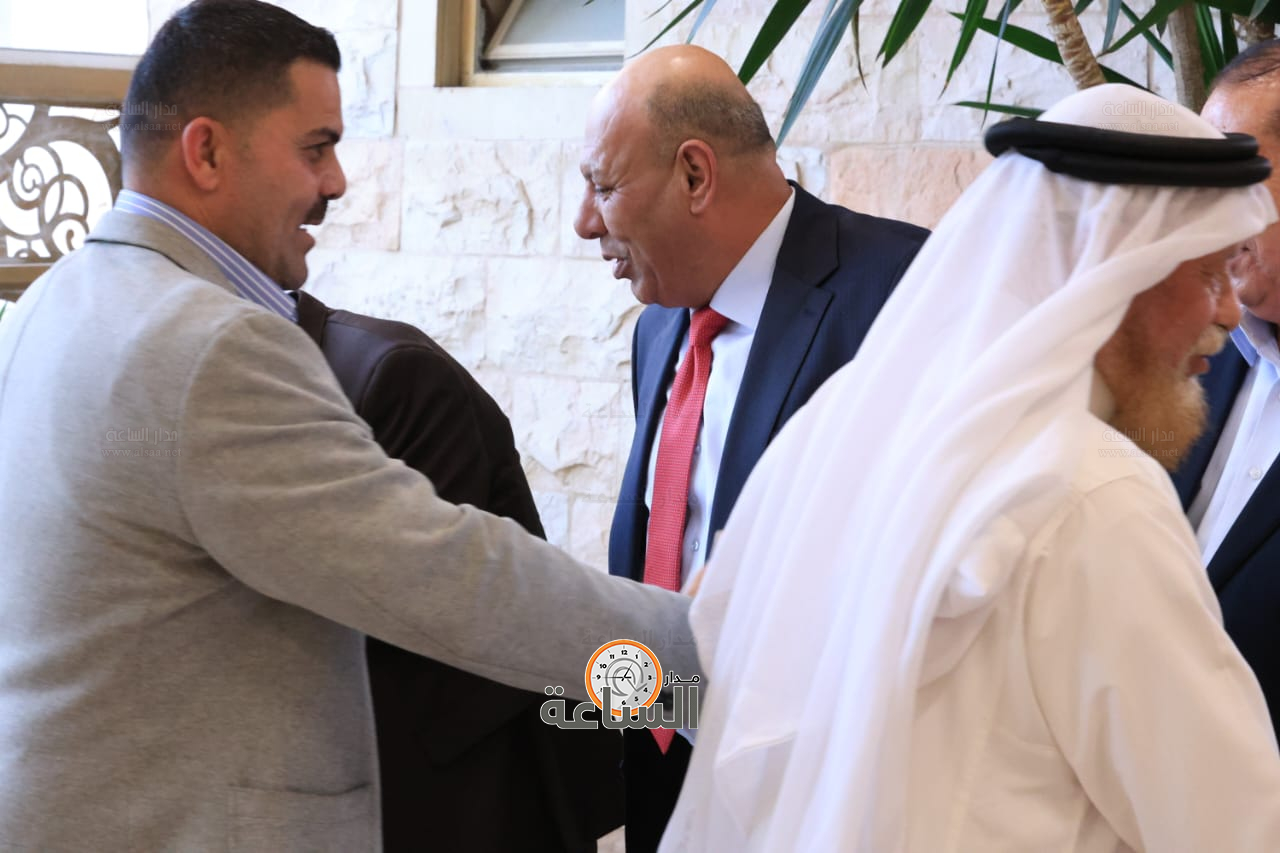 Madar Al-Saa Images 0.4323374130368315