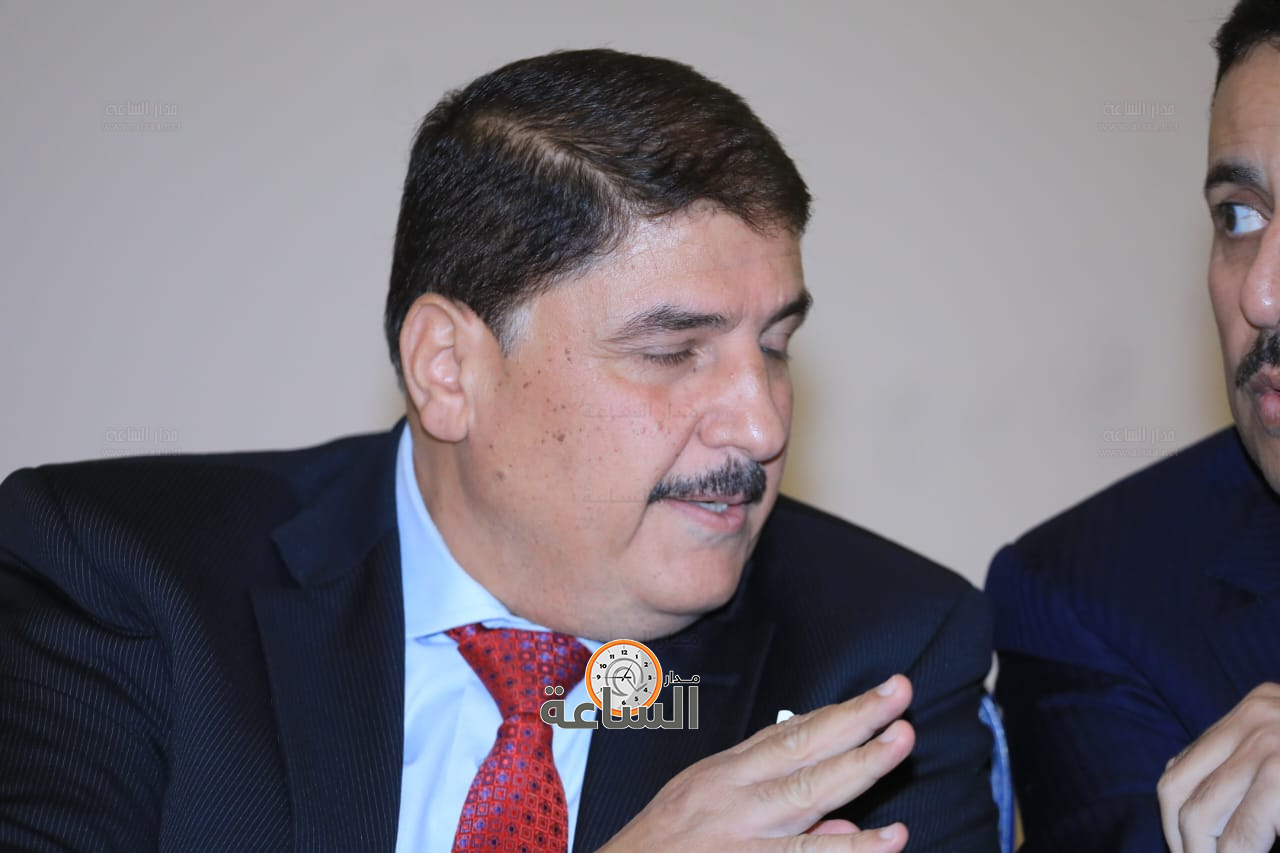 Madar Al-Saa Images 0.834549411184456