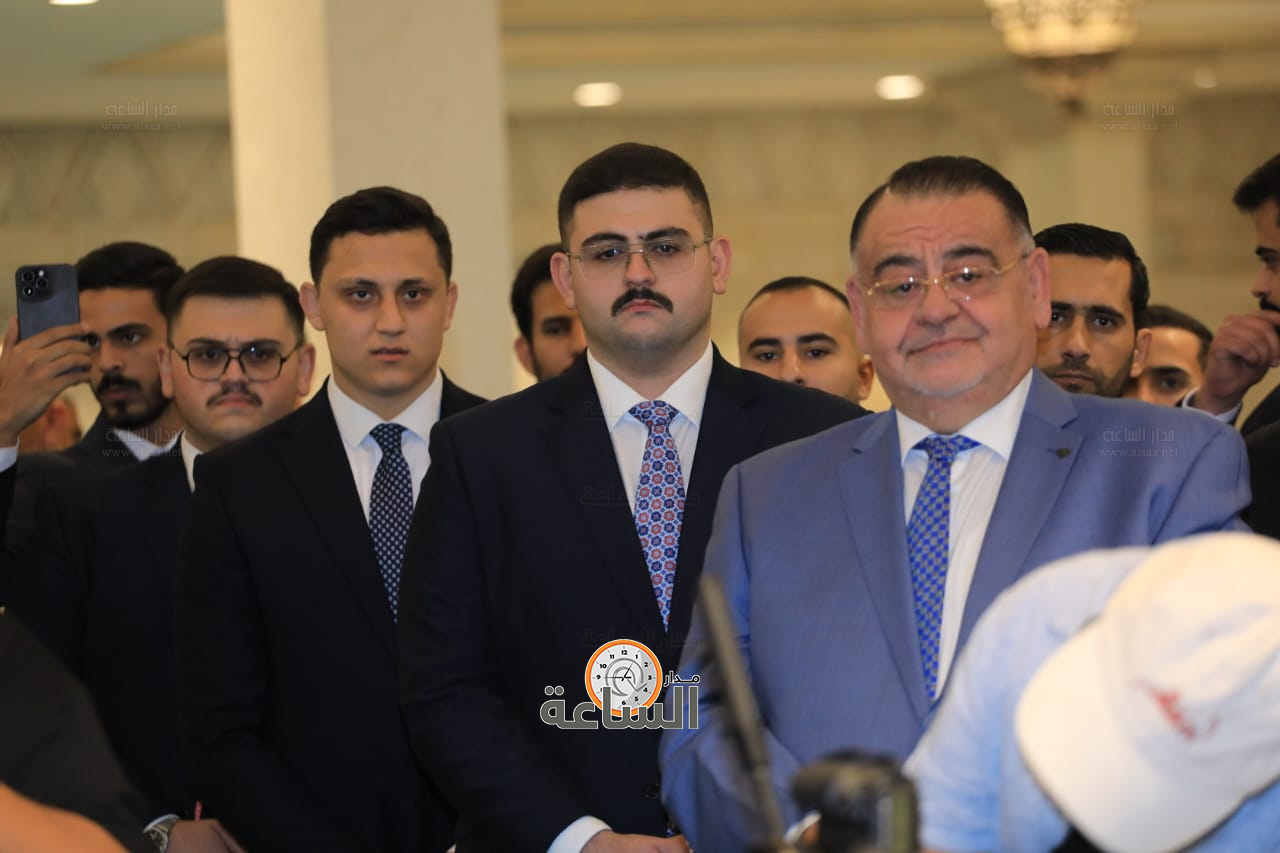 Madar Al-Saa Images 0.8899412237269485