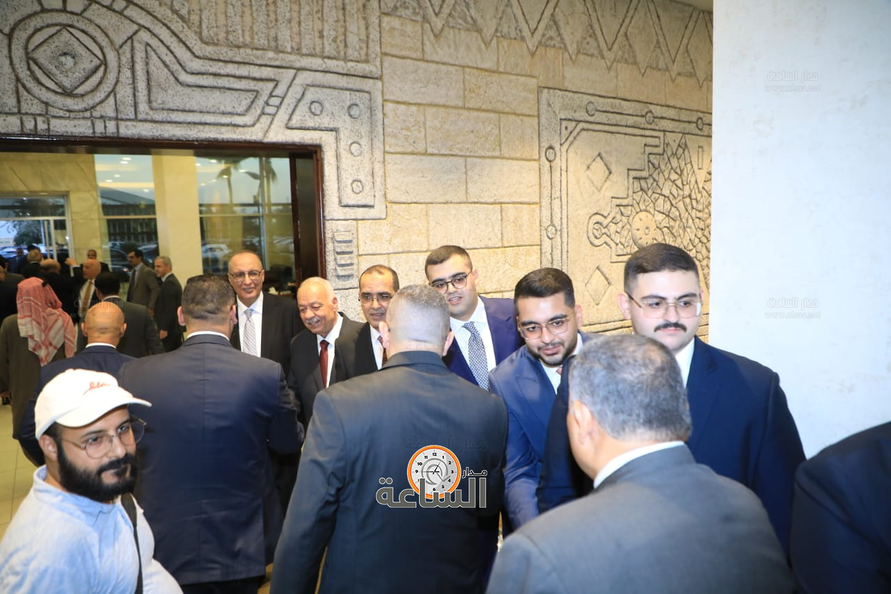 Madar Al-Saa Images 0.655798322578789