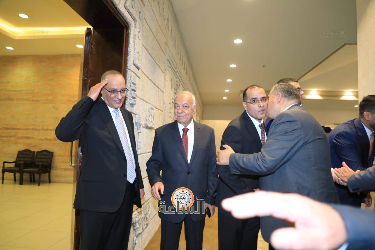 Madar Al-Saa Images 0.680413977243661