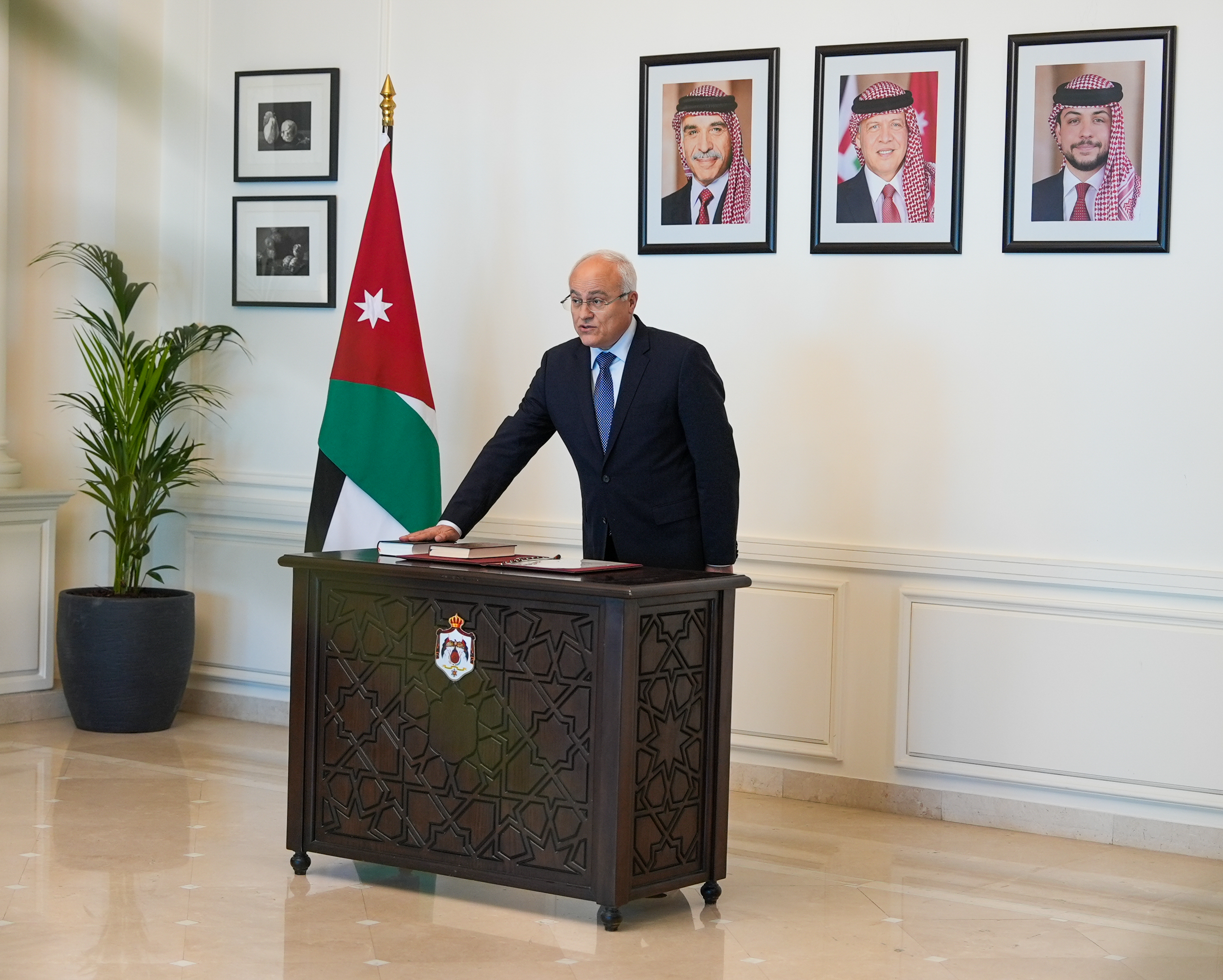 Madar Al-Saa Images 0.6474072416715897