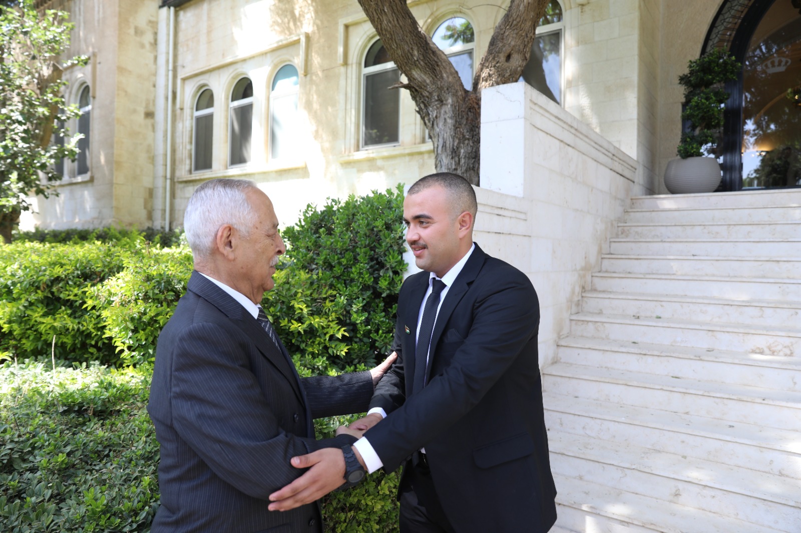 Madar Al-Saa Images 0.46472887733983015