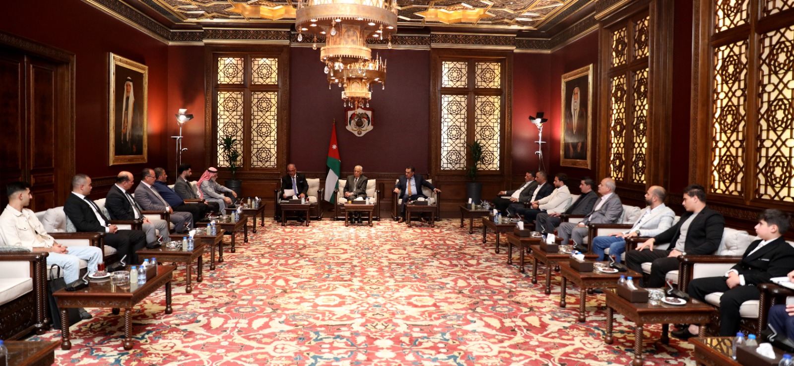 Madar Al-Saa Images 0.5759313452467231