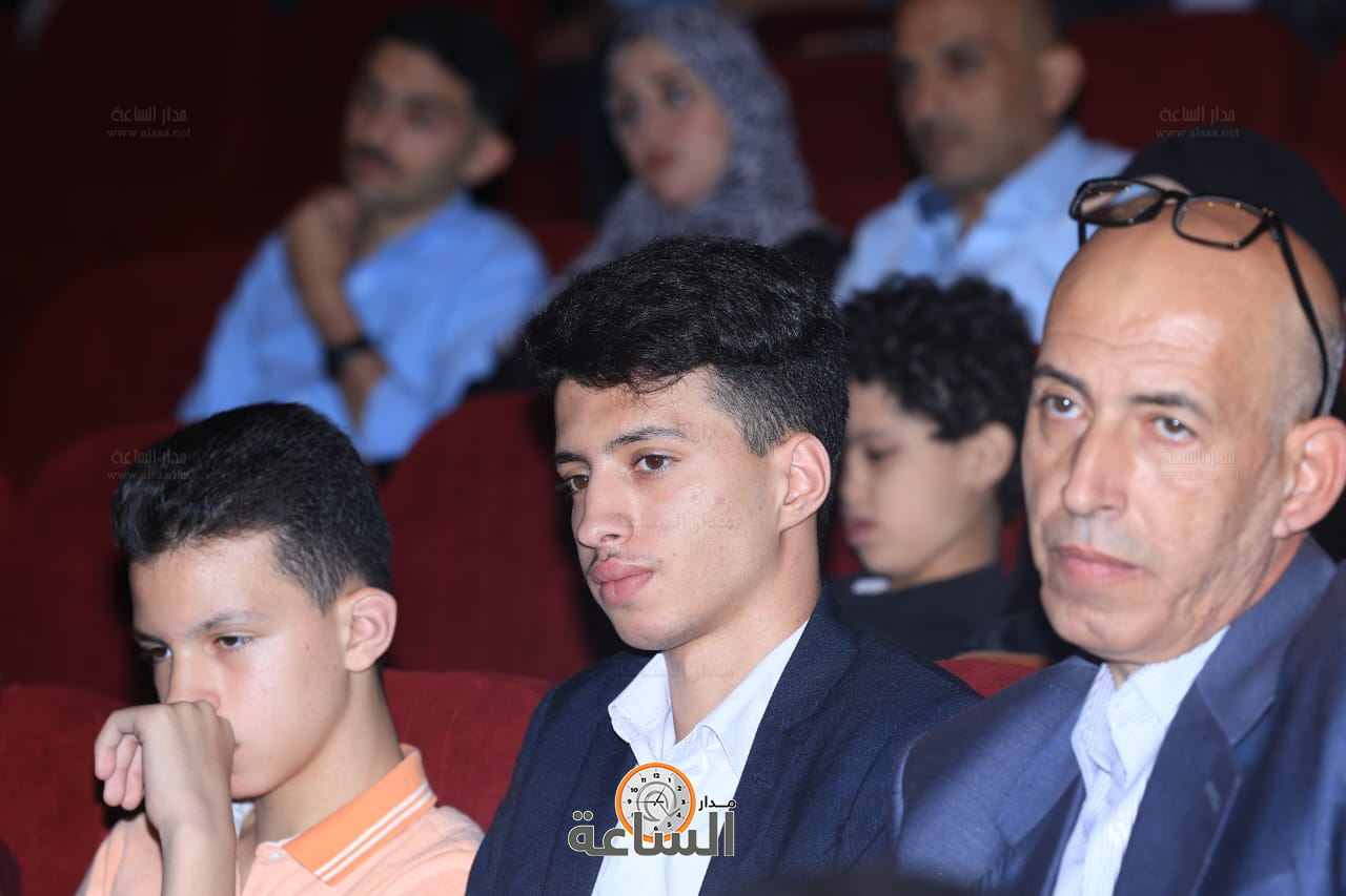 Madar Al-Saa Images 0.8802452948185675