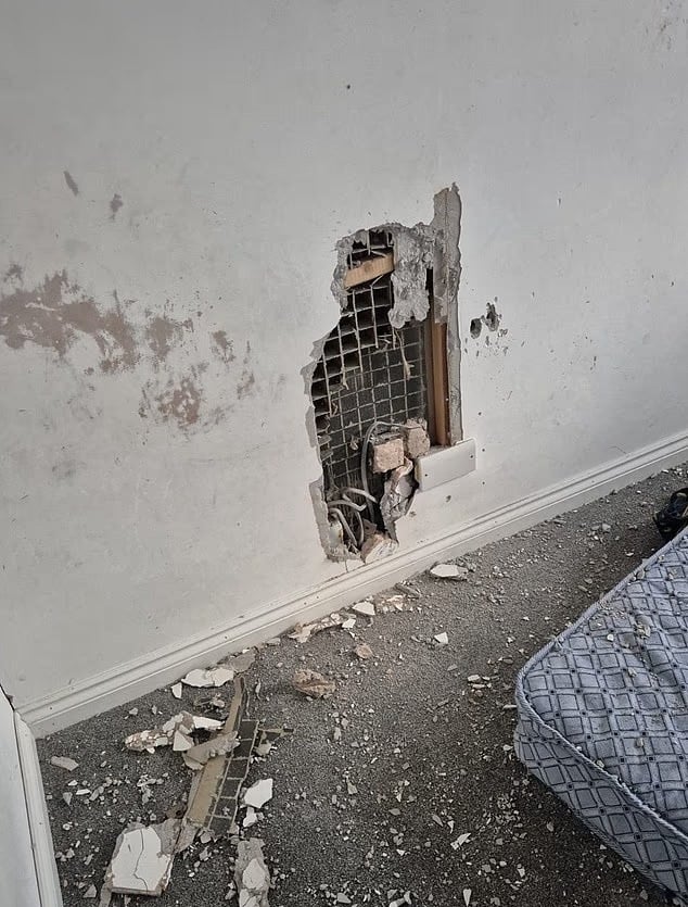 Madar Al-Saa Images 0.7449987495890804