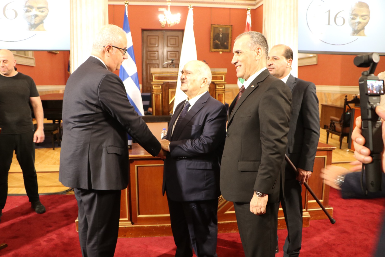 Madar Al-Saa Images 0.31560672529076095