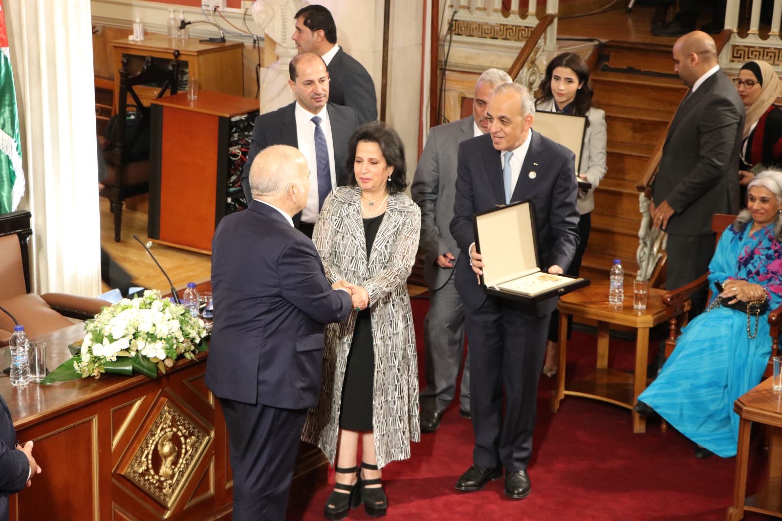 Madar Al-Saa Images 0.28770137667408346