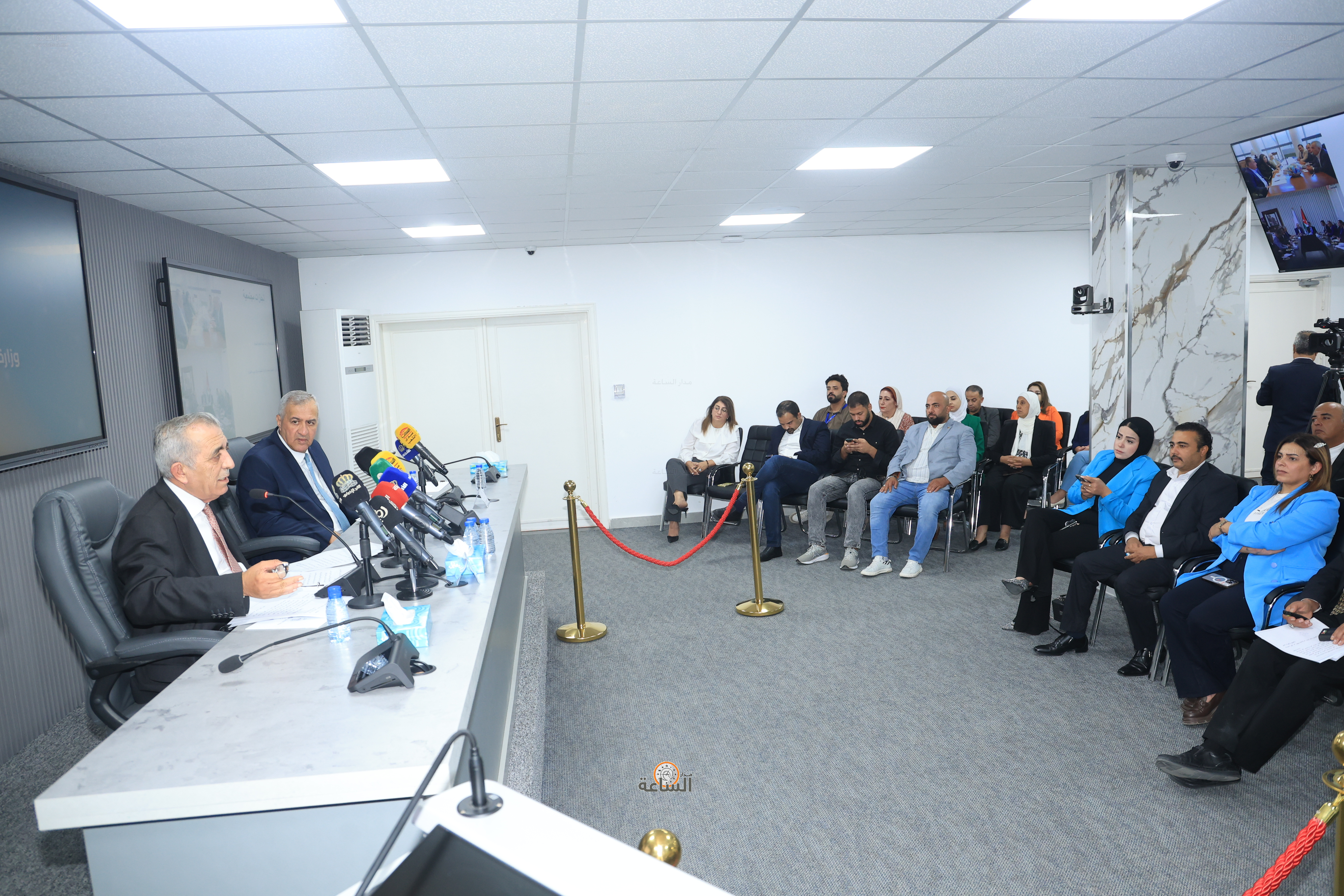 Madar Al-Saa Images 0.359490978184432