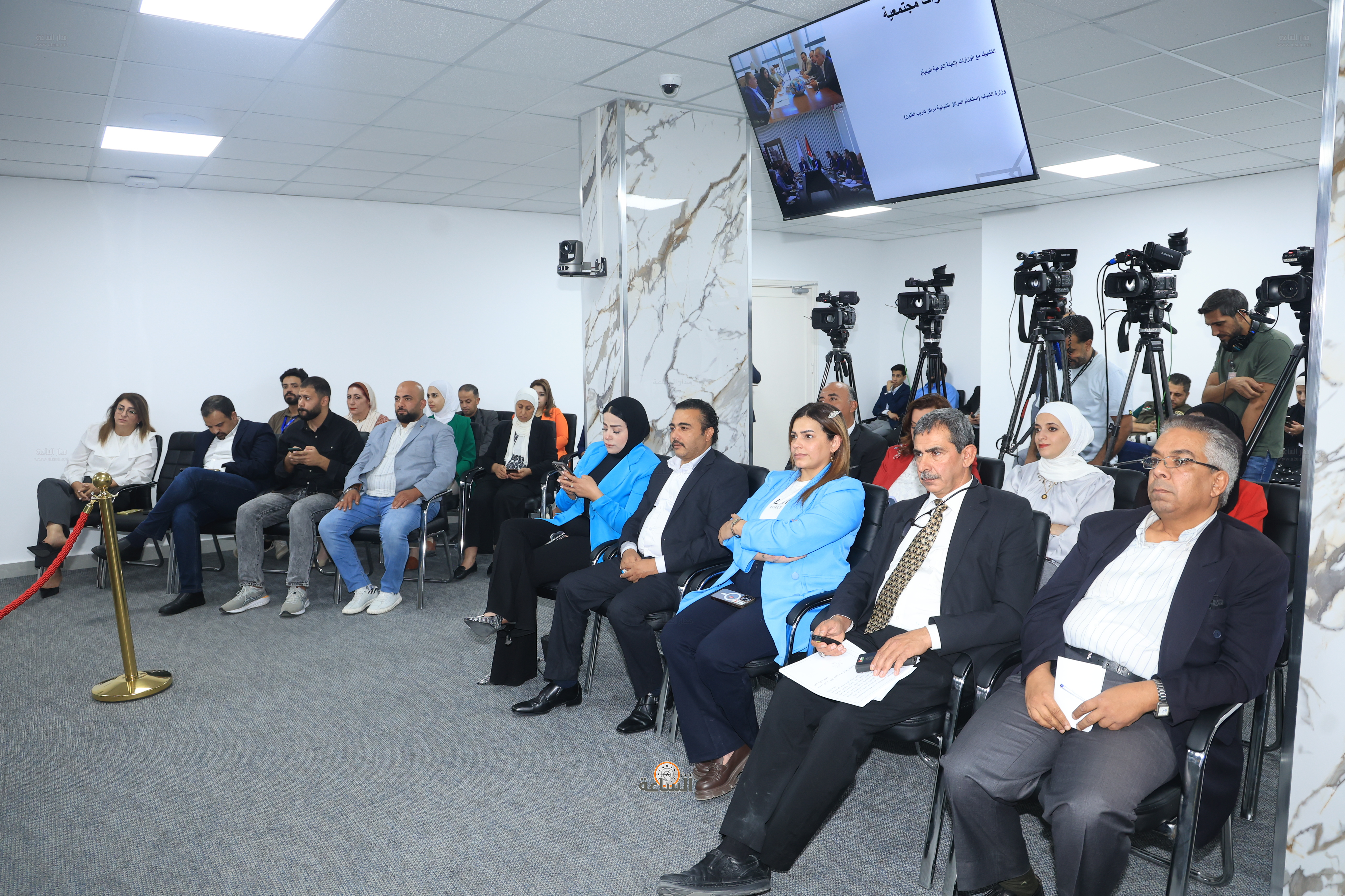 Madar Al-Saa Images 0.44441007377402053