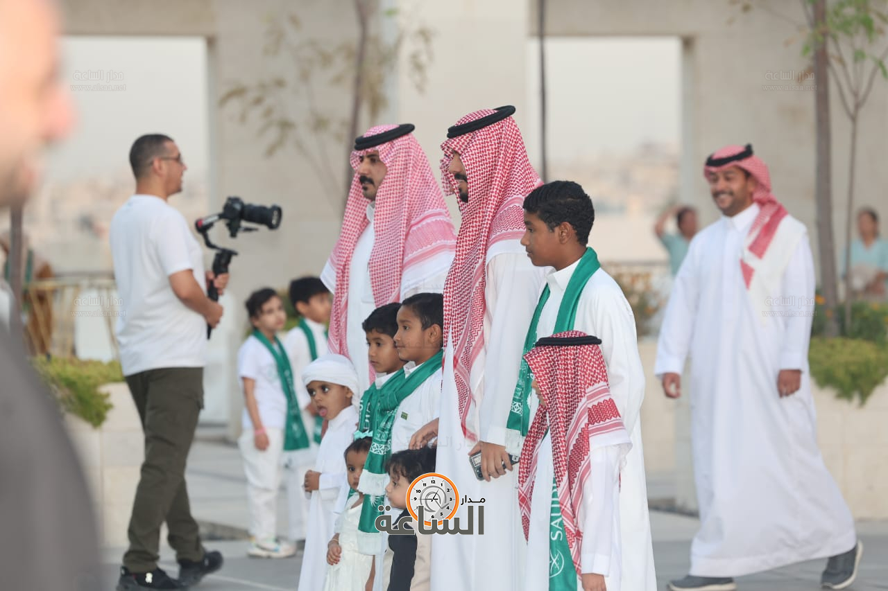 Madar Al-Saa Images 0.25668734003568927